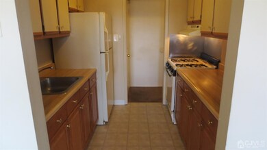 39 Garden View Terrace unit 14, East Windsor, NJ 08520 - photo 5