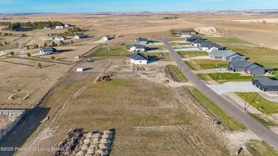 4319 Acres Dr, Dickinson, ND 58601 - photo 7