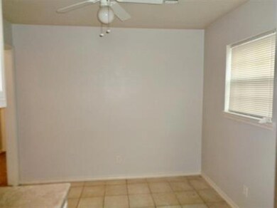 818 W Texas St unit B, Denison, TX 75020 - photo 3