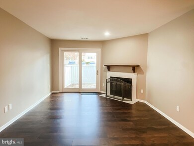 19951 Appledowre Cir, Germantown, MD 20876 - photo 7