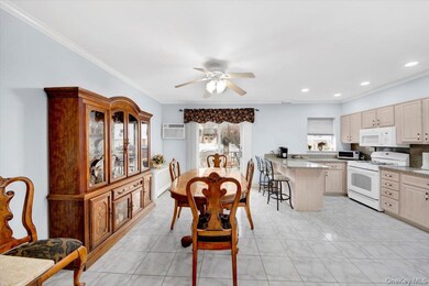 2529 Westervelt Ave, Bronx, NY 10469 - photo 7