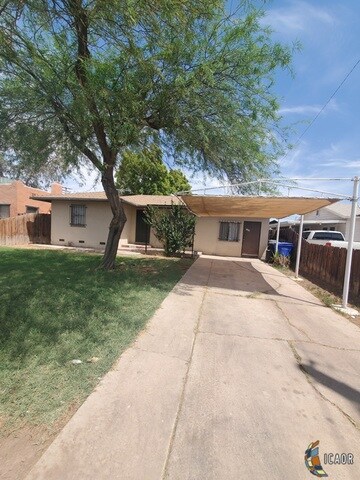 762 El Centro Ave, El Centro, CA 92243 - photo 2