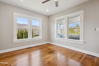 08-318-Boyd-St-Erwin-TN-37650-WindowStil