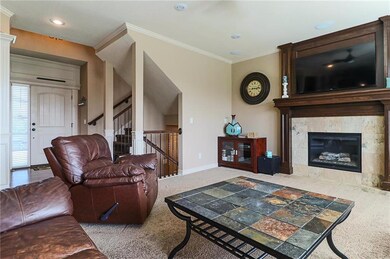 Great Room w Fireplace