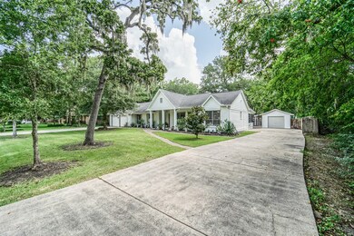 1403 Greenbriar Ave, Friendswood, TX 77546 - photo 3