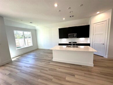 116 Lansbrook Ct, Conroe, TX 77304 - photo 4