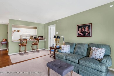 306 Wedgewood Cir, Belford, NJ 07718 - photo 6