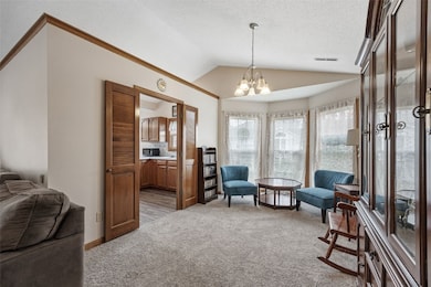 4545 Westchester Dr NE unit D, Cedar Rapids, IA 52402 - photo 4