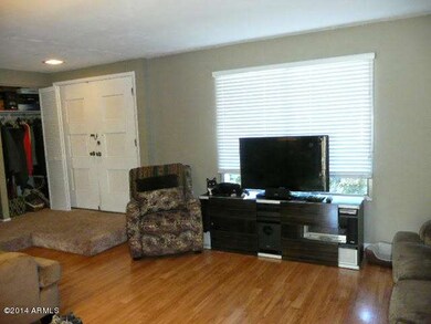 donner living room2