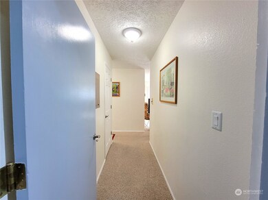 2005 Tibbetts Dr unit 308, Longview, WA 98632 - photo 4