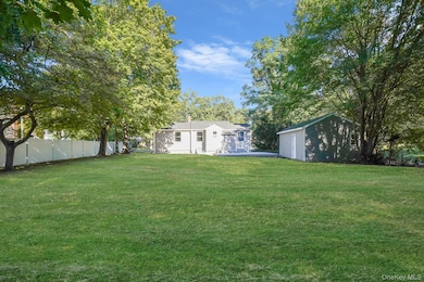 2 Myrtle Ln, Coram, NY 11727 - photo 6