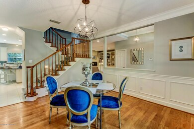 ELEGANT FORMAL DINING ROOM