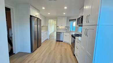 6853 Shearwaters Dr, Carlsbad, CA 92011 - photo 4