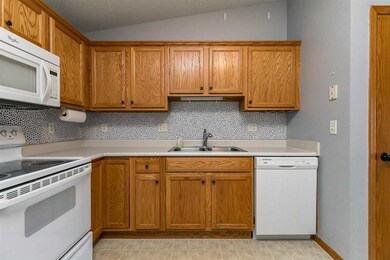 3110 Wilson Ave SW unit C10, Cedar Rapids, IA 52404 - photo 7