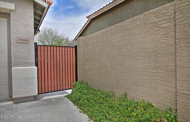 39616 N Rolling Green Way New-large-007-
