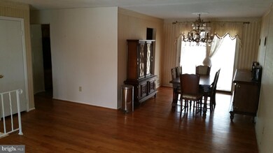 9219 Rolling View Dr, Lanham, MD 20706 - photo 4