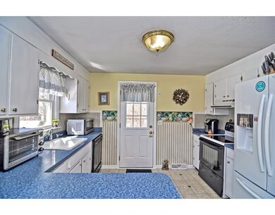 8 Dalmor Rd, Bellingham, MA 02019 - photo 6