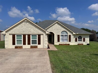 808 Neptune Dr, Granbury, TX 76049 - photo 2