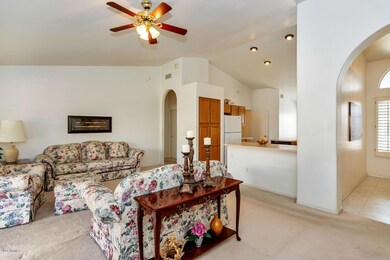8514 W Sheridan St-large-004-8-Main Livi