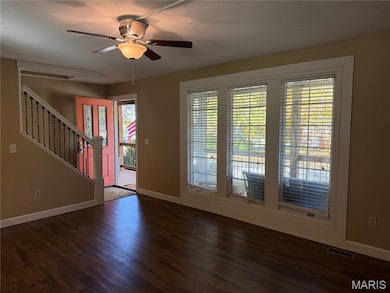 Living Room w/vinyl plank flooring