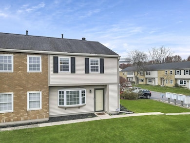 1637 Park Row Dr unit F, Columbus, OH 43235 - photo 3