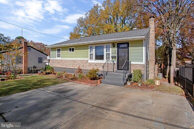 6304 Somerset Rd, Riverdale, MD 20737 - photo 4