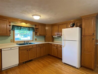 26 Platt St, Swanton, VT 05488 - photo 3