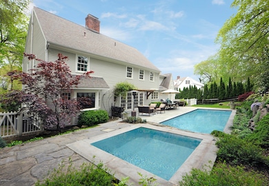 Pool & Spa