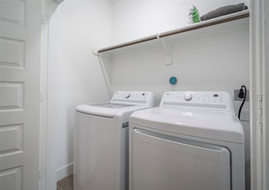 316 Thornton Rd unit N, Houston, TX 77018 - photo 4