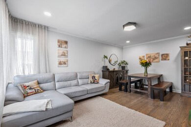 609 W Gladys Ave, Elmhurst, IL 60126 - photo 4