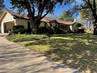 1308 Woodvine Dr, Euless, TX 76040 - photo 2