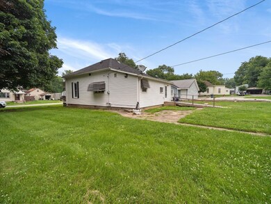 439 W Mckeever St, Andrews, IN 46702 - photo 3