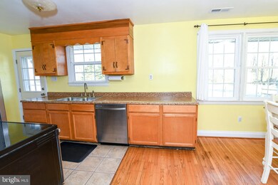 2148 N Line St, Lansdale, PA 19446 - photo 7