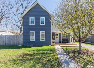 521 N Howell St, Davenport, IA 52802 - photo 2