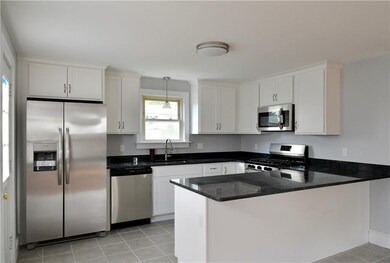 New Kitchen w/ Breakfast Bar