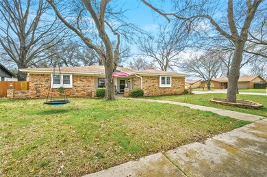 3025 Highgate Ln, Bedford, TX 76021 - photo 3