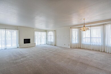 Living/Dining Room