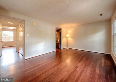 22414 Stablehouse Dr, Sterling, VA 20164 - photo 3