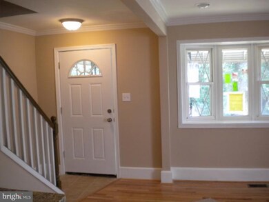 3811 Stokes Dr, Baltimore, MD 21229 - photo 7