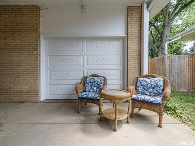 1036 E Forrest Hill Ave, Peoria, IL 61603 - photo 5