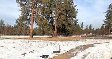 732 W View Loop, Sisters, OR 97759 - photo 2