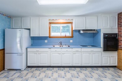 20 Linda St, Hudson, NH 03051 - photo 5