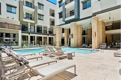 Pool Seating