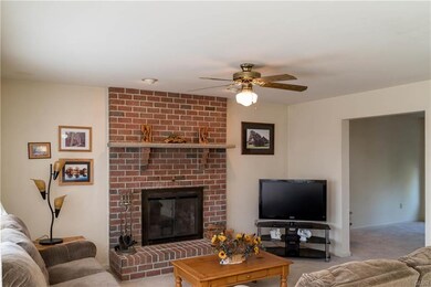 100 Turnberry Ct, Bath, PA 18014 - photo 7