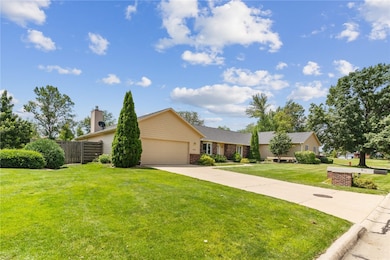 177 Sedgeford SE unit A, Cedar Rapids, IA 52403 - photo 2