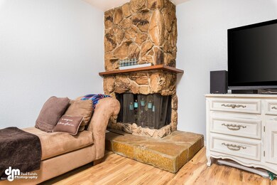 2300 Kently Ct Anchorage AK-large-005-17