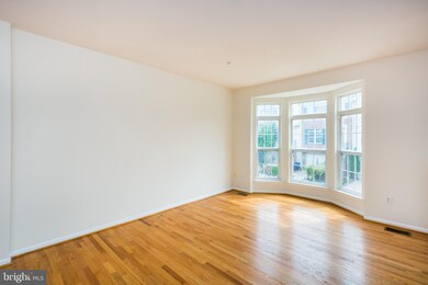 20807 Shamrock Glen Cir, Germantown, MD 20874 - photo 5