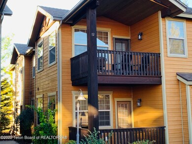 Exterior_East_2