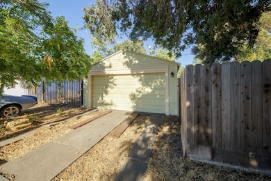 303 E Arcade St, Stockton, CA 95204 - photo 5
