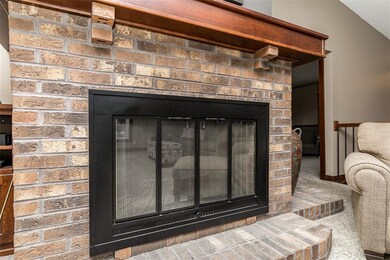 2206 29th St SW, Cedar Rapids, IA 52404 - photo 7